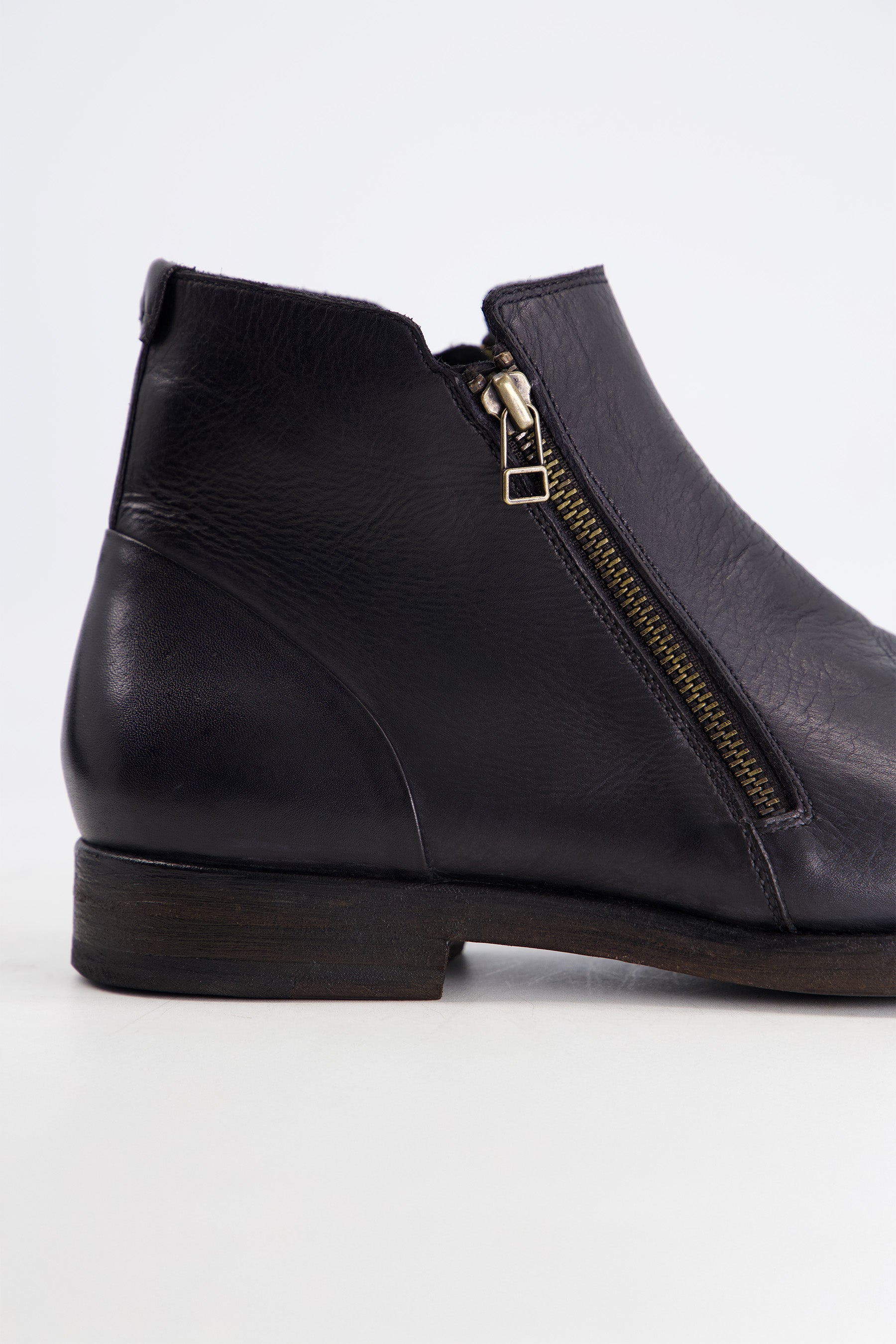 Drifty Grunge Double Zip Medium Ankle Shoes