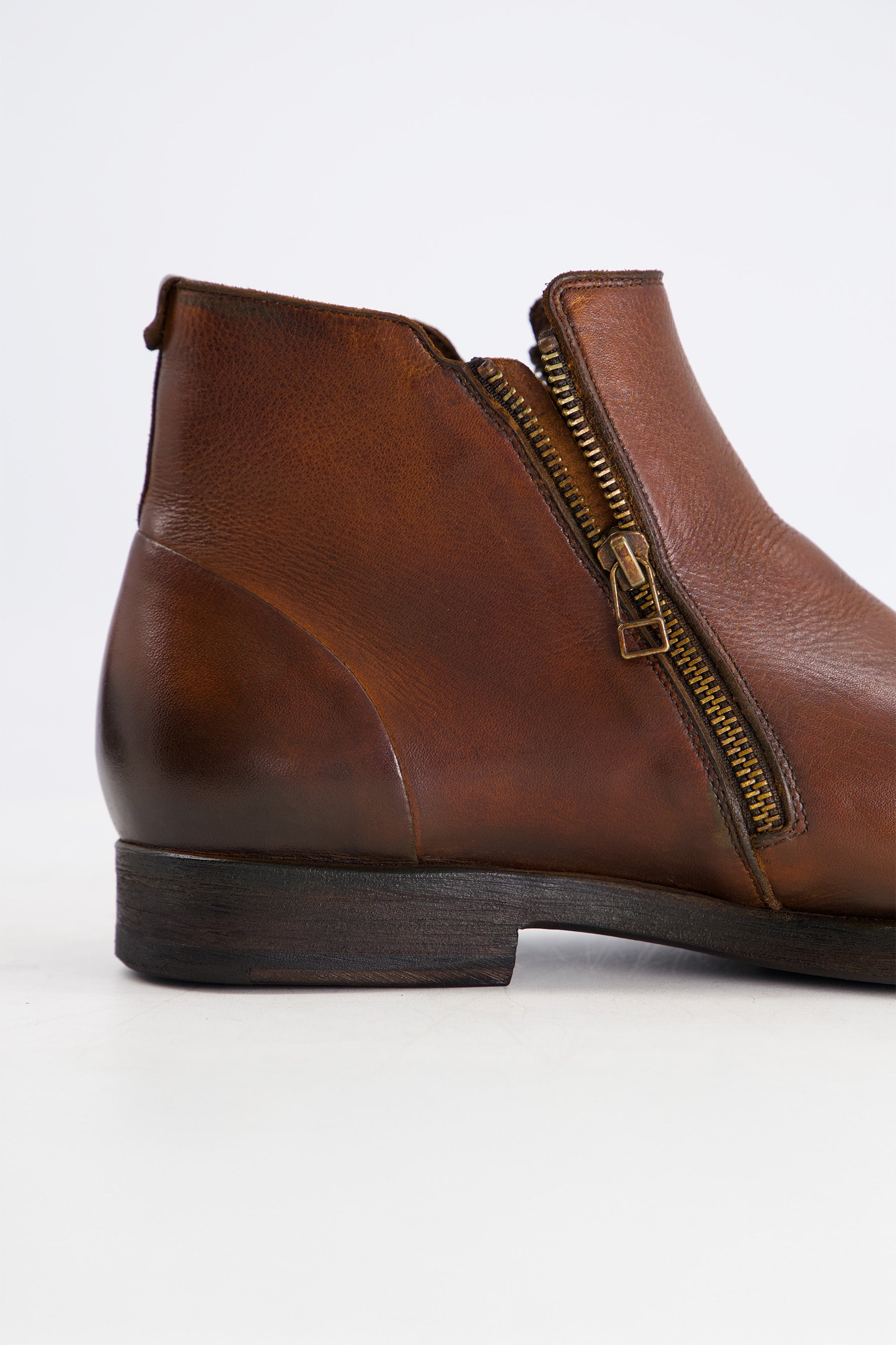 Drifty Grunge Double Zip Medium Ankle Brown Shoes