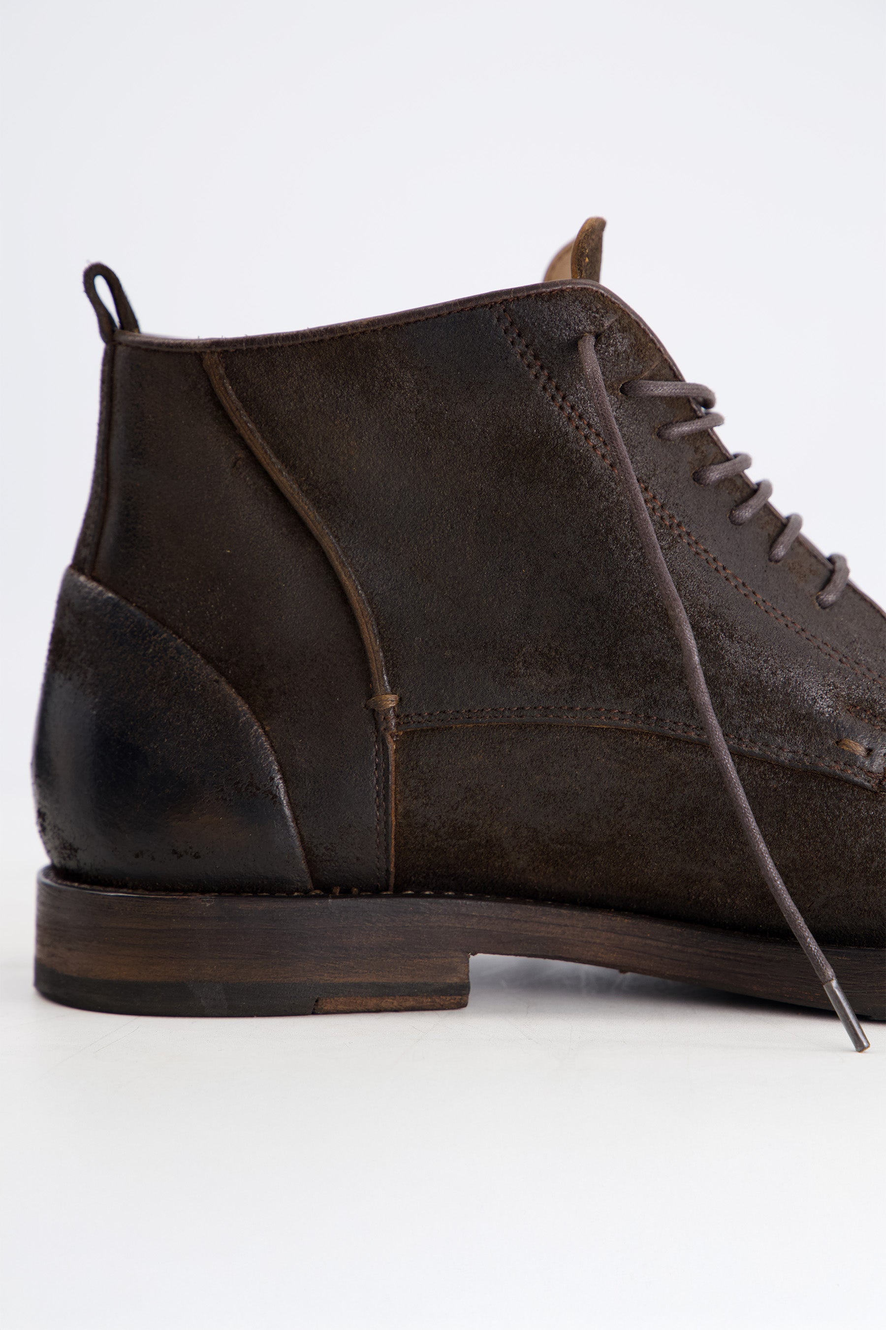 SAVOY Suede Chukka Shoes